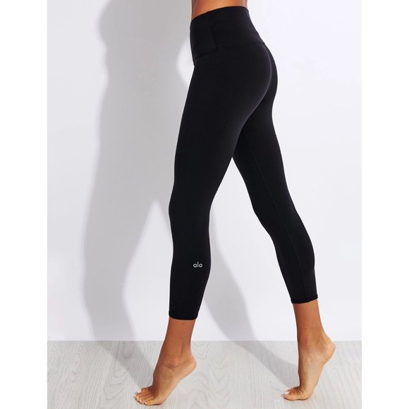 ALO Yoga Pants - ALO YOGA High-Waist Airbrush Capri in Black Size Small